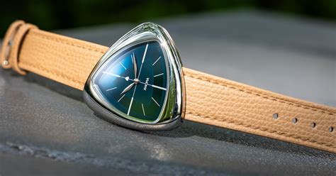 hodinkee anoma watch